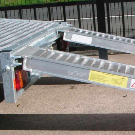 Jeu de 2 rampes aluminium 2000kg 2,40m crochet